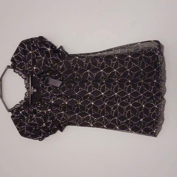 🥉🥉 3 for 25 sparkly black shirt